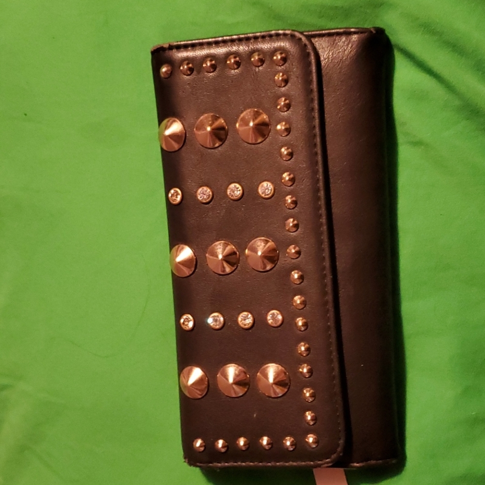 USTYLE SPIKE/STUD CLUTCH